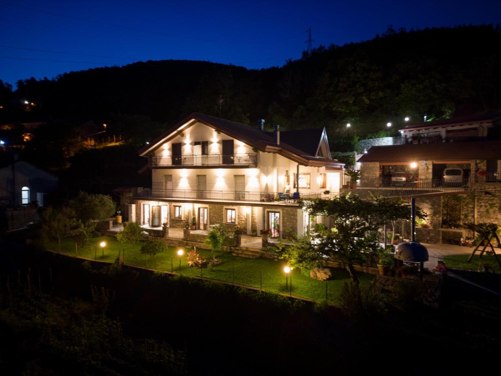 Agriturismo Punta San Lazzaro Аджерола Экстерьер фото